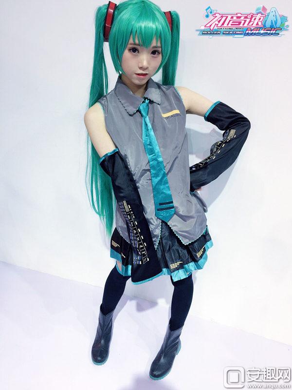 图2：初音未来经典造型Cosplay.jpg